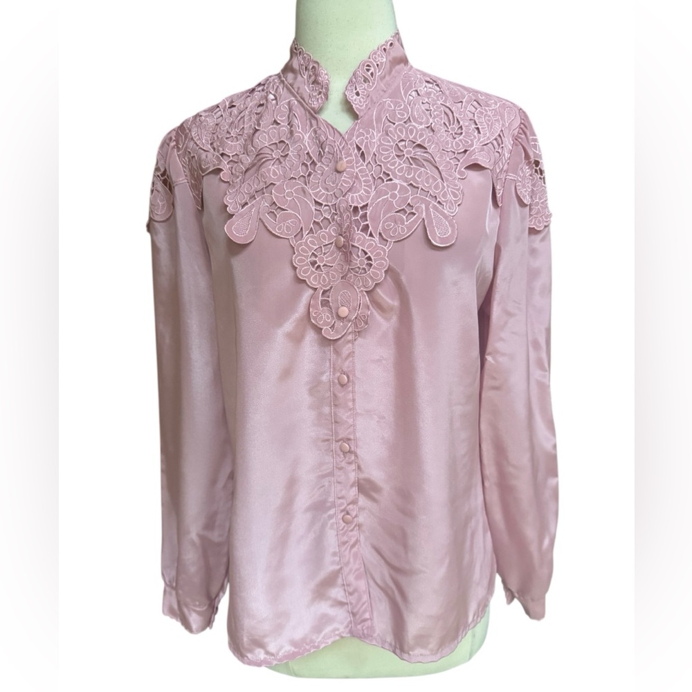 1990s Mapsay New York Satin w/Lace Trim Collar & Shoulders Button Down Blouse